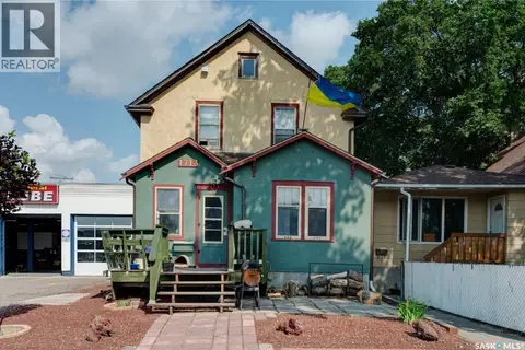 1713 St John STREET