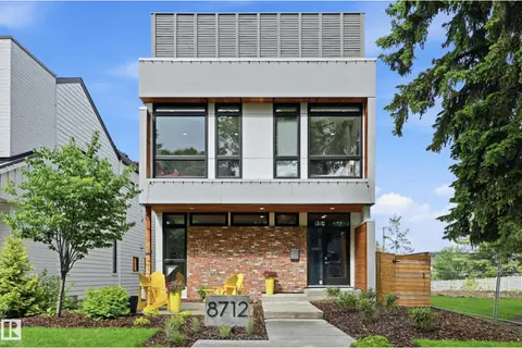 8712 120 ST NW