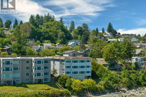 2 553 Island Hwy