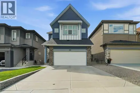 206 Lucas Crescent NW