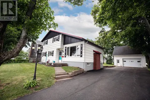 8 Allison Avenue