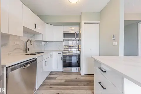 #1705 10150 117 ST NW