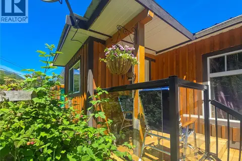 754 Sayward Rd