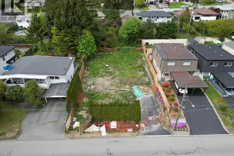 946 MONTROYAL BOULEVARD