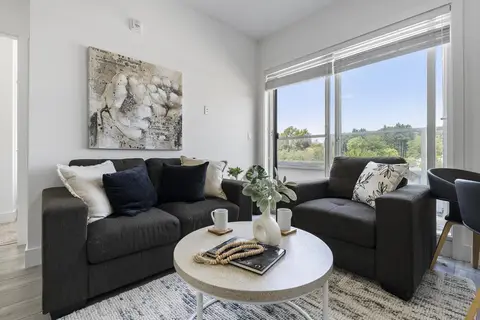 505 13978 FRASER HIGHWAY