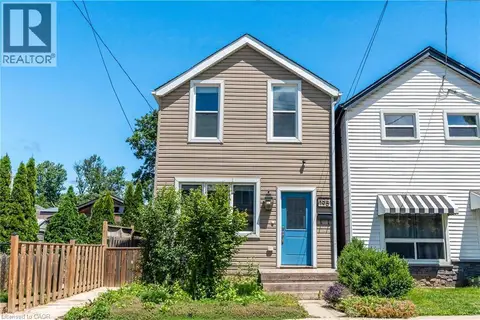 195 WOOD Street E