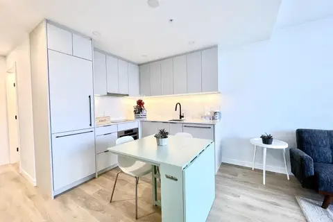 2501 13685 102 AVENUE