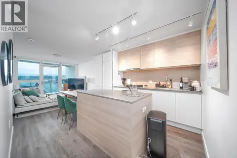 710 988 QUAYSIDE DRIVE