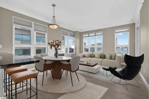 #1208 9939 109 ST NW