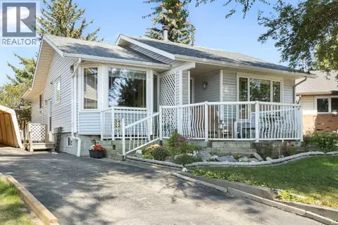 243 Radcliffe Place SE