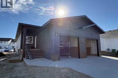 13 Ellington Crescent