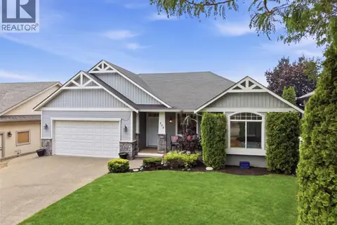 404 SUN RIVERS Drive W