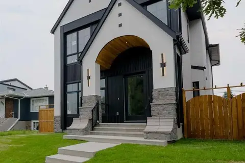 2207 Victoria Crescent NW