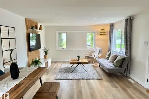 8 The Parkway NW