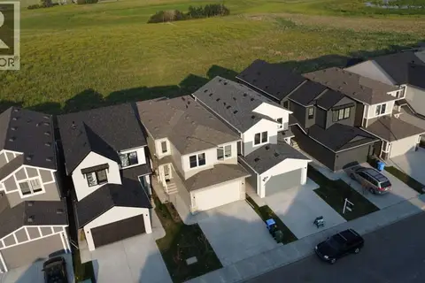 143 Belvedere Crescent SE
