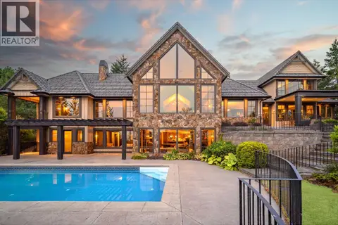 3006 Coachwood Crescent