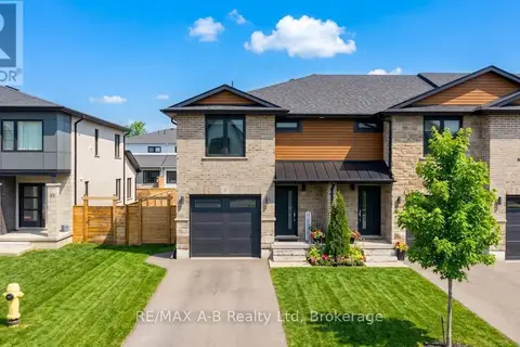 31 TRAILSIDE DRIVE
