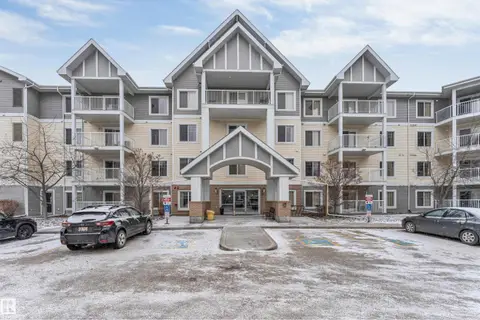 #409 2204 44 AV NW