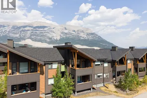 202G, 209 Stewart Creek Rise