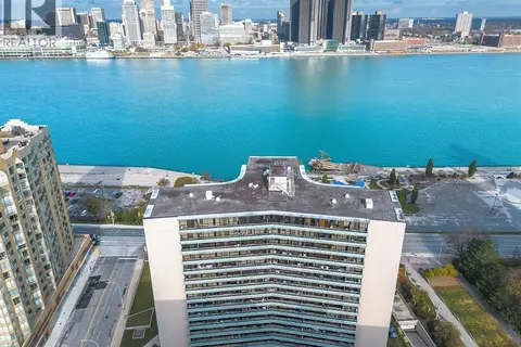 111 RIVERSIDE DRIVE East Unit# 914