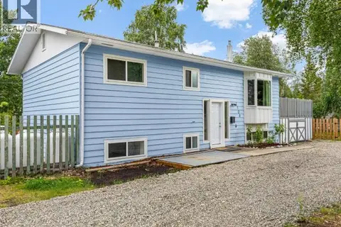 1104 HEMLOCK STREET