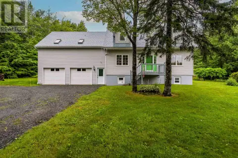32 Kipawa Crescent