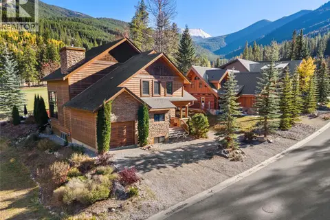 1802 GREYWOLF Drive