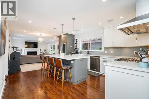 5244 CAMBRIDGE COURT