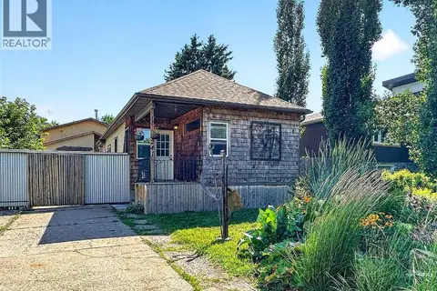 241 25 Avenue NE