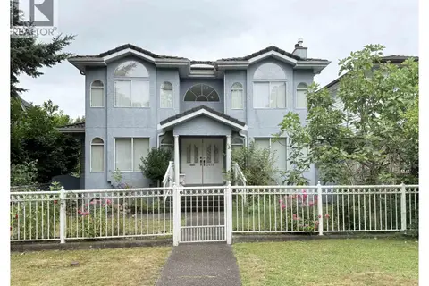 2458 E 5TH AVENUE