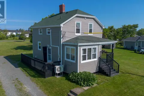 32 Highland Street