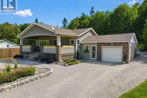 8 McQuarrie Blvd.