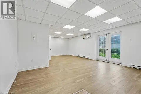 868 KING Street W