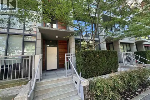 112 W 1ST AVENUE