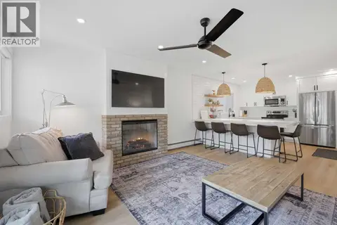 #2, 4415 Lakeshore Drive