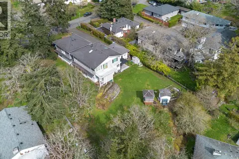 863 Parklands Dr