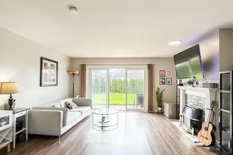 5 46350 CESSNA DRIVE, Chilliwack Proper South