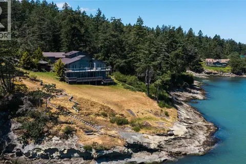 379 Mary Ann Point Rd