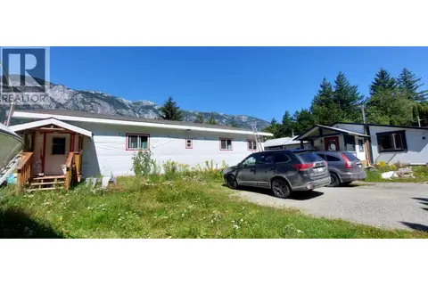 1276 MACKENZIE HIGHWAY
