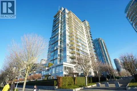 701 426 BEACH CRESCENT