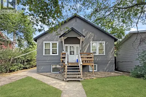 161 5th AVENUE NE