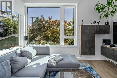 487 W 26TH AVENUE