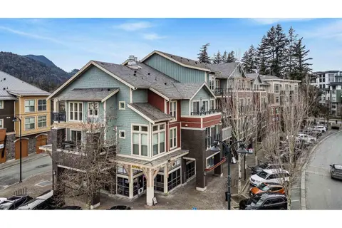312 45530 MARKET WAY, Garrison Crossing