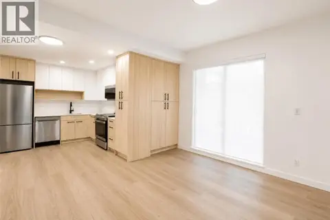 1380 Pridham Avenue Unit# 201