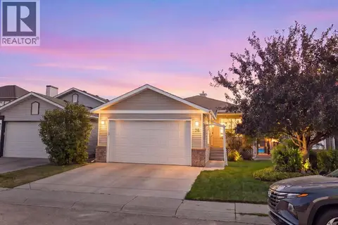 76 Douglas Ridge Close SE