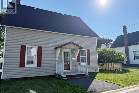 39 Warren Avenue