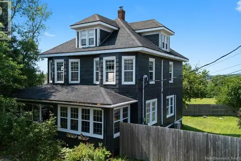 929-931 Amirault Street