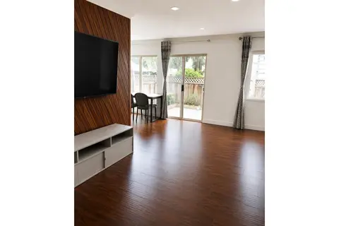 99 15275 105AVE AVENUE