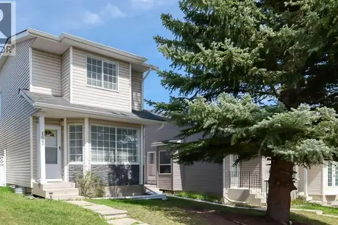 157 Harvest Gold Heights NE