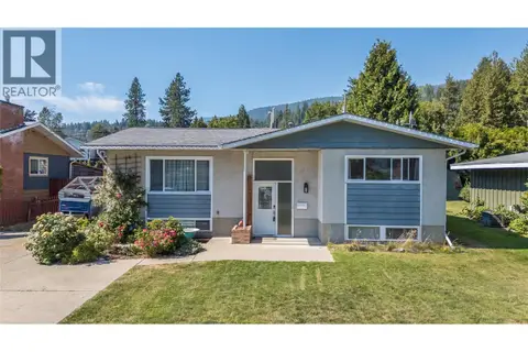 1684 RIDGEWOOD Drive